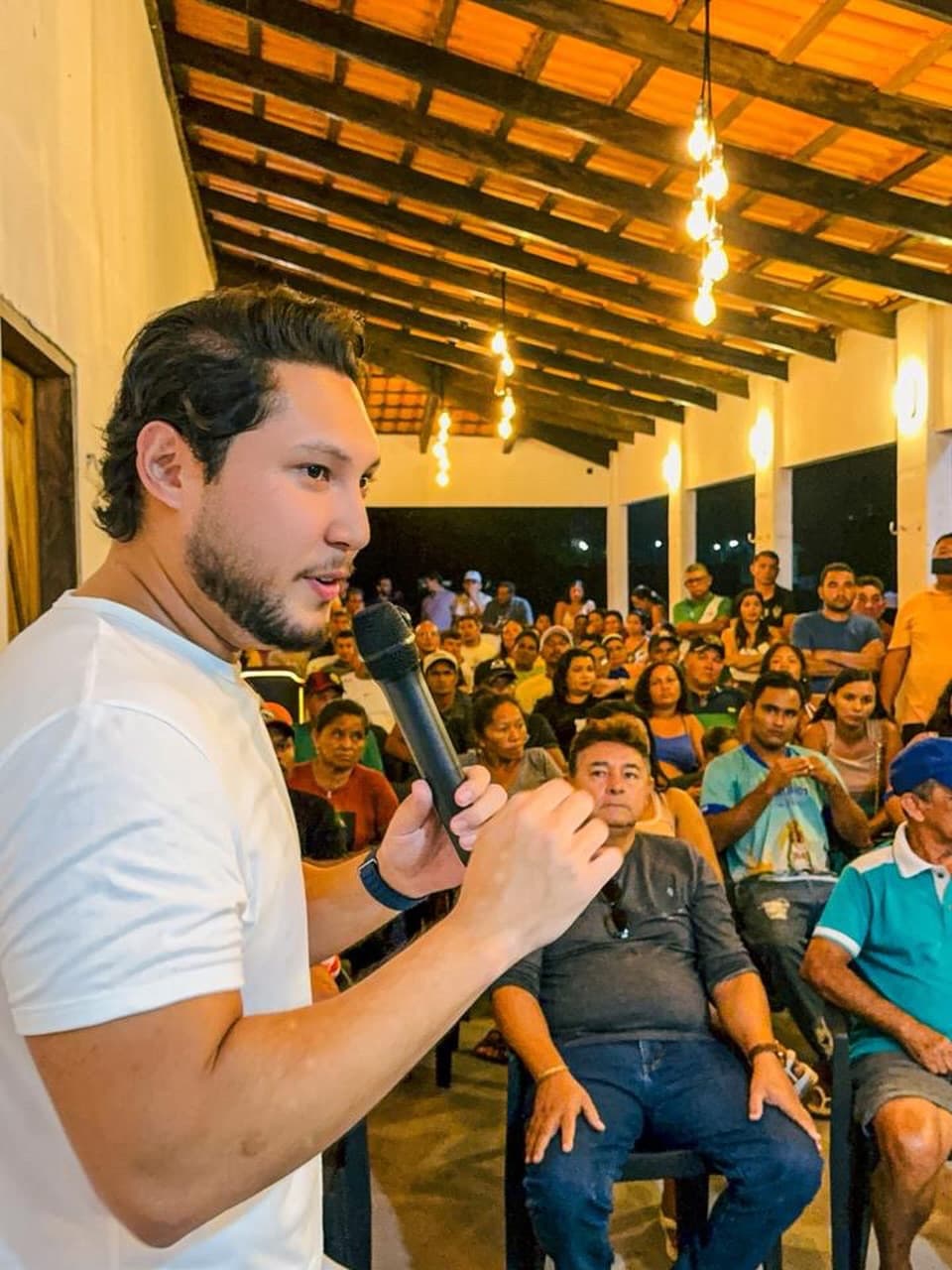 Watanabe Filho com a comunidade